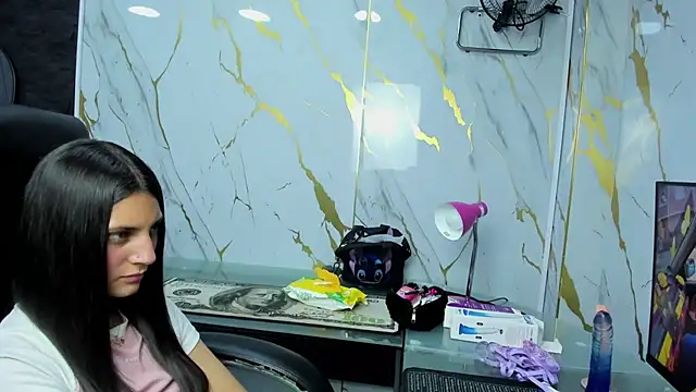  Luna Bennett online show from 05.30.26