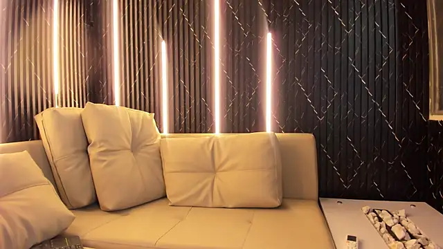 VioletRose as online show from 03.20.26