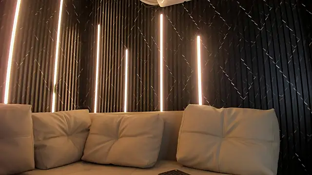 VioletRose as online show from 04.09.26