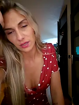 Snapshot of Melody1600 chatting on 09.15.25 Melody1600 online show from 09.15.25