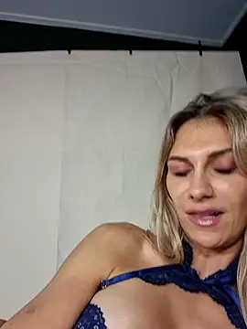 Snapshot of Melody1600 chatting on 10.23.25 Melody1600 online show from 10.23.25