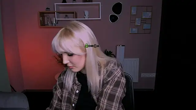 Snapshot of marta_smith chatting on 10.23.25 marta smith online show from 10.23.25