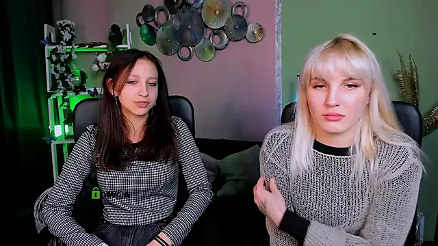 Snapshot of marta_smith chatting on 11.13.25 marta smith online show from 11.13.25