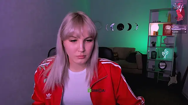 Snapshot of marta_smith chatting on 12.15.25 marta smith online show from 12.15.25