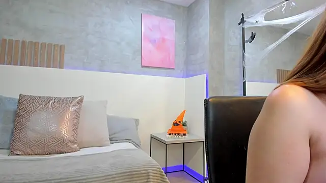 CharlotteBrownn  online show from 10.16.25