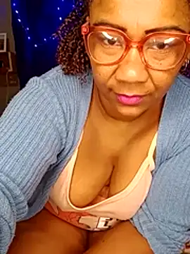 Snapshot of analgetica chatting on 05.21.26 analgetica online show from 05.21.26