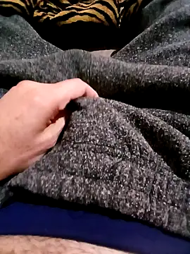 Snapshot of DomDix chatting on 10.21.25 DomDix online show from 10.21.25