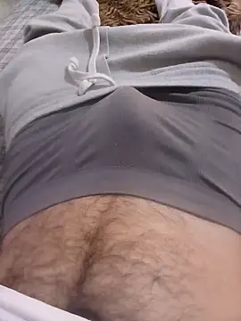 Snapshot of DomDix chatting on 04.15.26 DomDix online show from 04.15.26