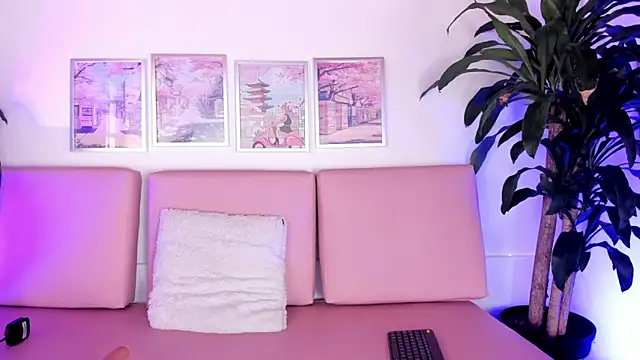 Snapshot of Yumii_sweetgirl chatting on 09.11.25 Yumii sweetgirl online show from 09.11.25