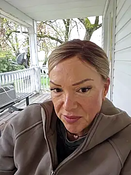 Sugarloveless online show from 04.16.26