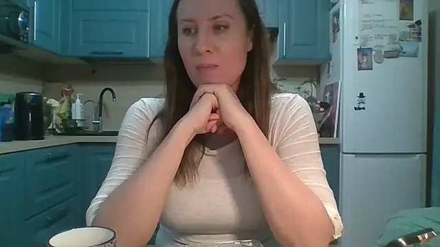 ALICAINWONDERLAND online show from 04.14.26