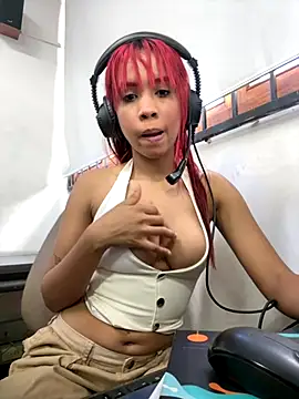 Snapshot of samiacooper25 chatting on 10.14.25 samiacooper25 online show from 10.14.25
