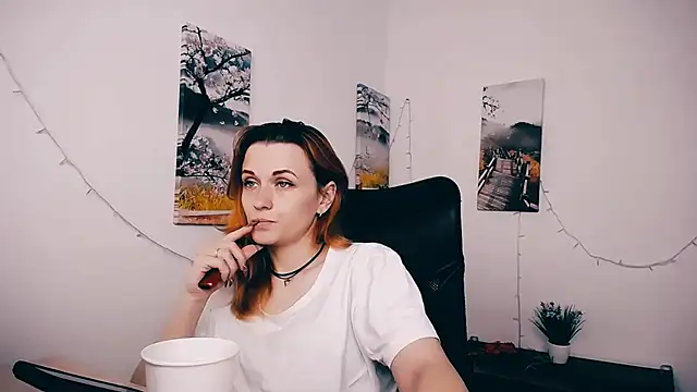 Snapshot of PeppyMia chatting on 05.19.26 PeppyMia online show from 05.19.26