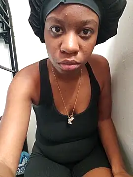 Snapshot of _she_was_a_fairy chatting on 10.16.25 she was a fairy online show from 10.16.25