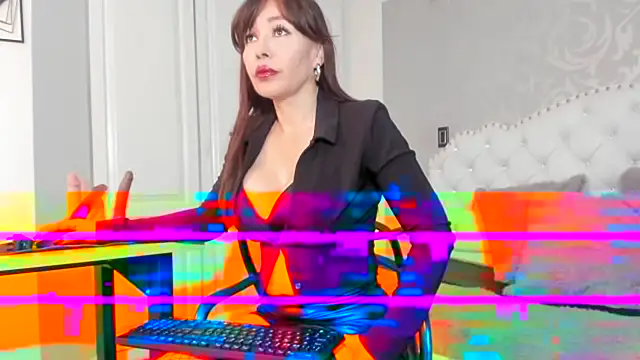 Snapshot of LilithCalderon_ chatting on 09.26.25 LilithCalderon  online show from 09.26.25
