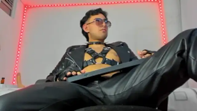 Alexxx savage online show from 10.22.25