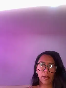 Snapshot of princesaliay chatting on 09.10.25 princesaliay online show from 09.10.25