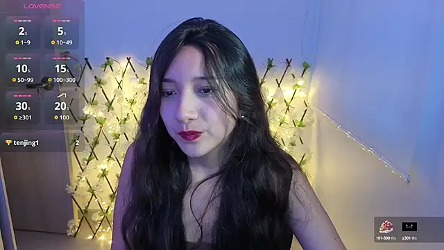 Snapshot of genet_ chatting on 10.08.25 genet online show from 10.08.25