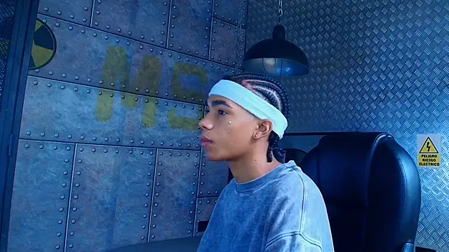 AlanCutee online show from 10.17.25