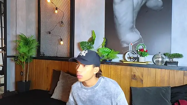 AlanCutee online show from 05.10.26