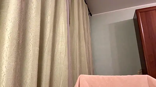 Adel strongwoman online show from 04.24.26