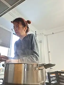 Snapshot of Anayssa_ chatting on 09.29.25 Anayssa online show from 09.29.25