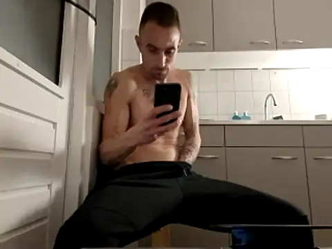 kompiee online show from 12.15.25