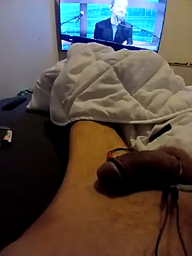 Snapshot of handsome8inchh chatting on 12.14.25 handsome8inchh online show from 12.14.25