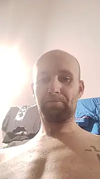 Snapshot of SmallButCrazy chatting on 02.27.26 SmallButCrazy online show from 02.27.26