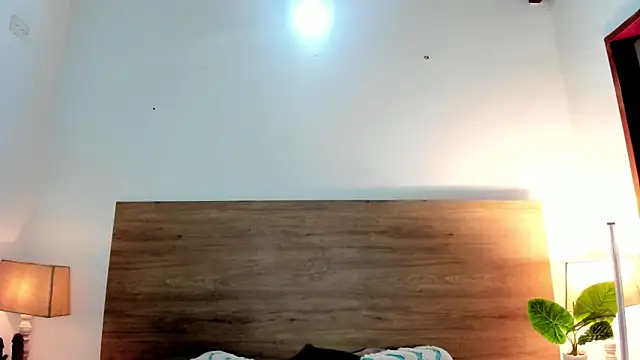 BellaNixs online show from 03.04.26