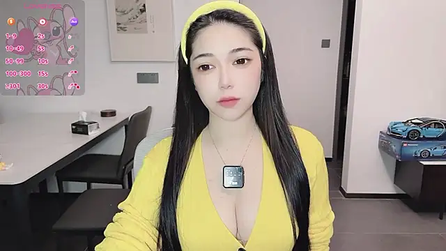 Snapshot of Scarlett-bb chatting on 11.04.25 Scarlett-bb online show from 11.04.25