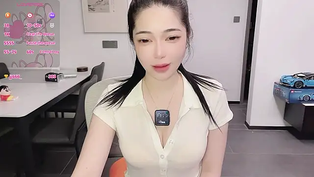 Snapshot of Scarlett-bb chatting on 11.10.25 Scarlett-bb online show from 11.10.25