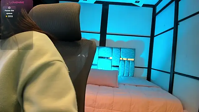 SamaraAnders  online show from 04.17.26