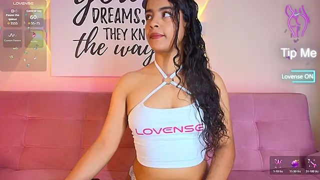 SunnyGilmoree online show from 11.19.25