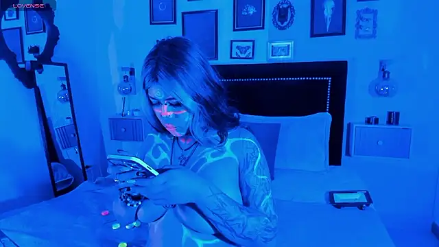 Snapshot of pinkk_deemon chatting on 02.28.26 pinkk deemon online show from 02.28.26