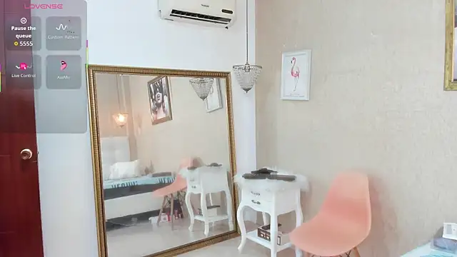 Miladiosa online show from 09.15.25