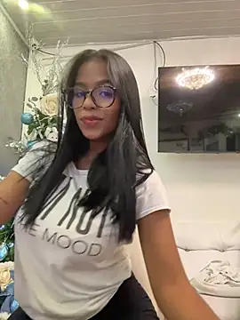 IsaGodess online show from 11.14.25