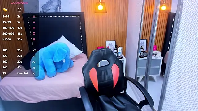 ROSIE MOSS online show from 11.15.25