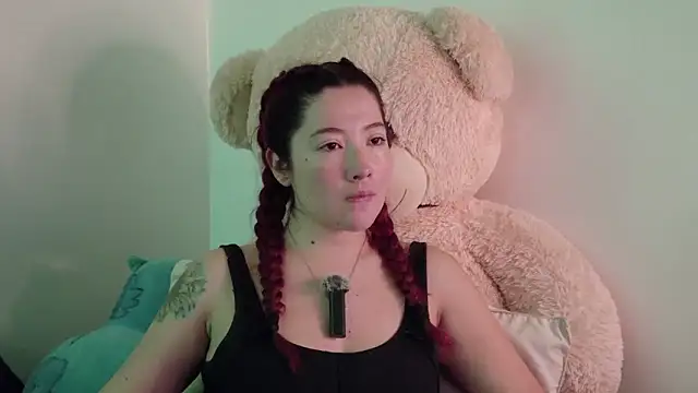 lunnaa  online show from 11.18.25