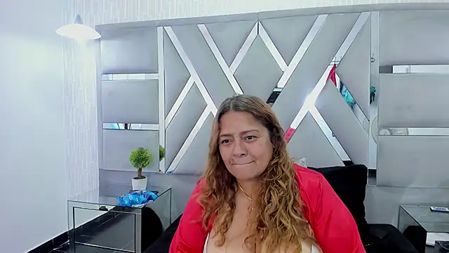 Snapshot of MonzerratBoyer chatting on 04.07.26 MonzerratBoyer online show from 04.07.26