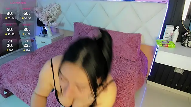 veronica hill  online show from 09.11.25