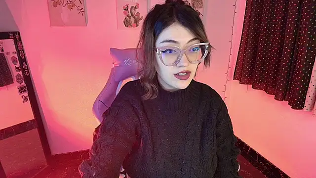 isaferrer06 online show from 12.04.25