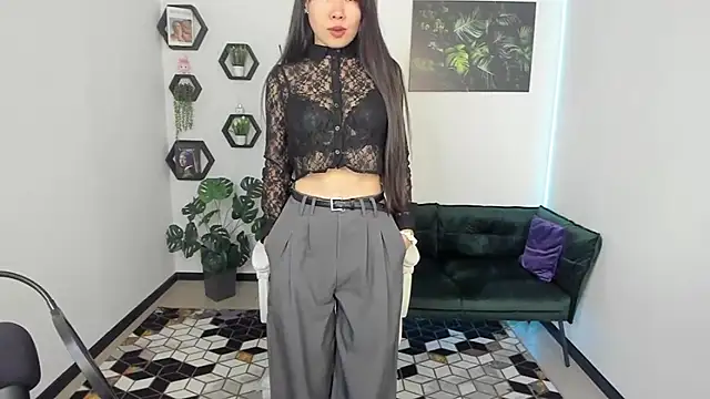 LunaPurrr online show from 10.03.25