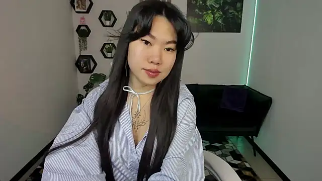 LunaPurrr online show from 12.02.25