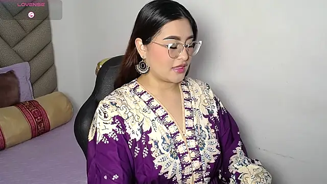 heluejamil online show from 10.30.25