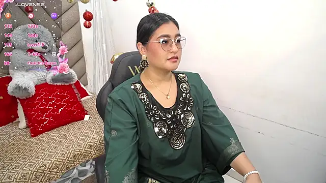 heluejamil online show from 12.22.25