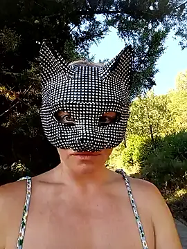 Snapshot of HotWife_VR chatting on 06.18.26 HotWife VR online show from 06.18.26