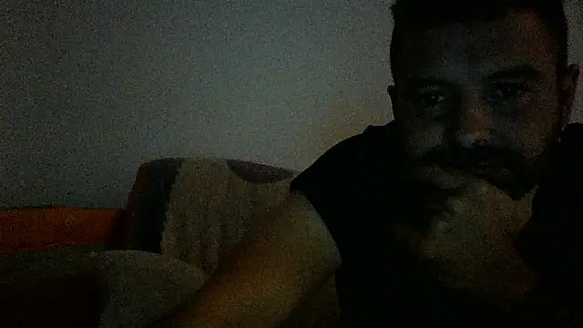 Snapshot of Feistysausage chatting on 11.04.25 Feistysausage online show from 11.04.25