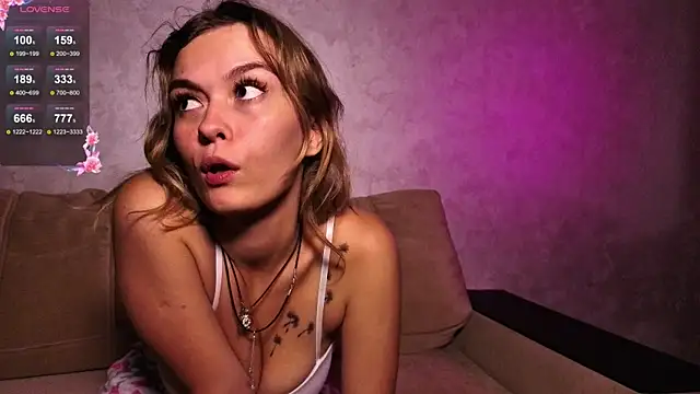 Snapshot of DemonaCast chatting on 09.12.25 DemonaCast online show from 09.12.25