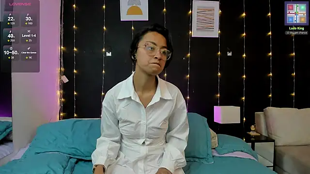 Snapshot of bravepetunia chatting on 09.13.25 bravepetunia online show from 09.13.25